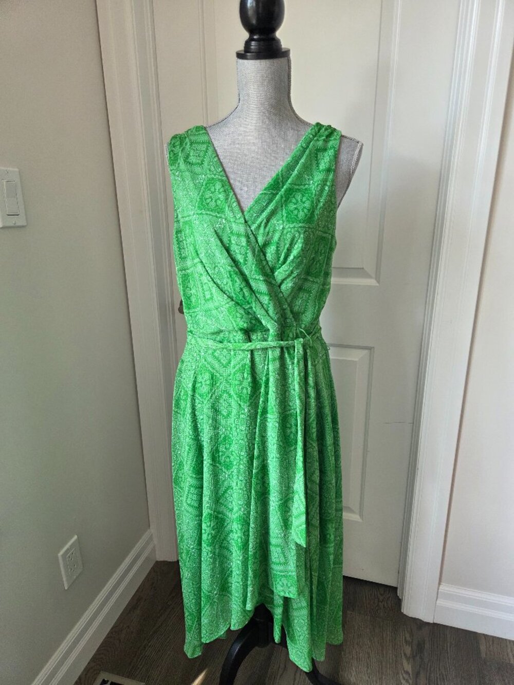 Tommy Hilfiger bright green faux wrap around feminine dress size 14